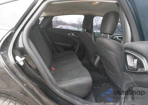 2016 Chrysler 200 Limited z USA, uszkodzony, nr VIN 1C3CCCAB9GN108348